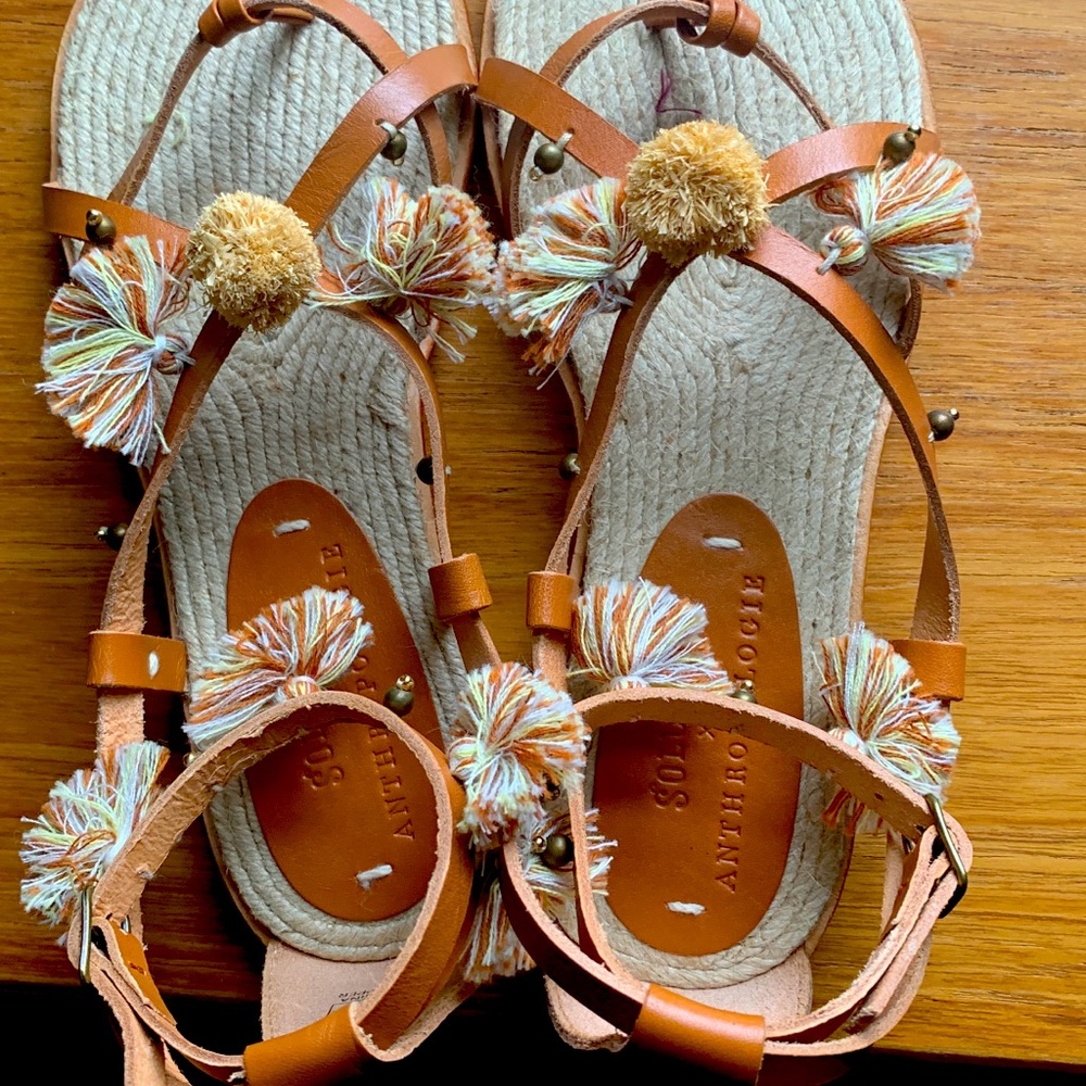 SALUDOS/ ANTHROPOLOGIE SANDALS NEW IN BOX SIZE 7